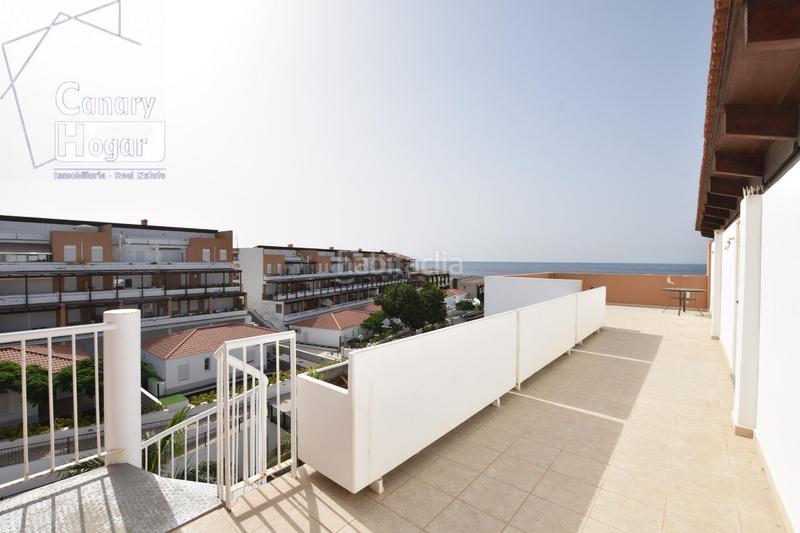 Foto d0da3e40-f7f4-4cc8-8e31-d8698f7f5cf8. Ático se vende atico duplex de esquina reformado en complejo el barranco amarilla golf con vistas al mar en San Miguel de Abona