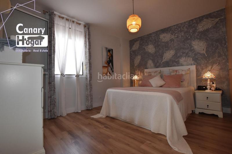 Foto dc2bed7e-824c-4dc9-8a45-ed0e350b0077. Ático se vende atico duplex de esquina reformado en complejo el barranco amarilla golf con vistas al mar en San Miguel de Abona