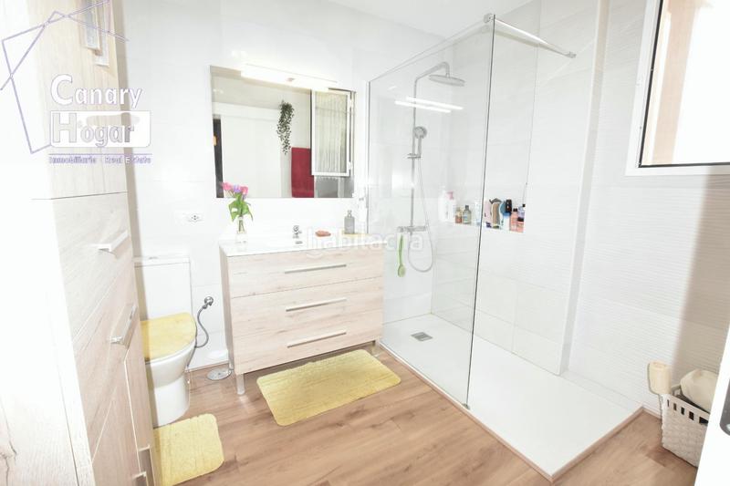 Foto e5690637-bace-4ffb-a0b6-b63922f6afe0. Ático se vende atico duplex de esquina reformado en complejo el barranco amarilla golf con vistas al mar en San Miguel de Abona