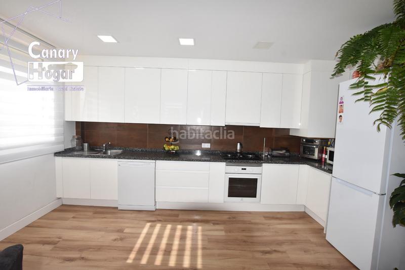 Foto edde171b-1f69-47b7-9f6a-0d86ea20b9bd. Ático se vende atico duplex de esquina reformado en complejo el barranco amarilla golf con vistas al mar en San Miguel de Abona