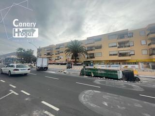 Location Local commercial à Los Cristianos. Se alquila bar en en una zona estratégica de los cristianos