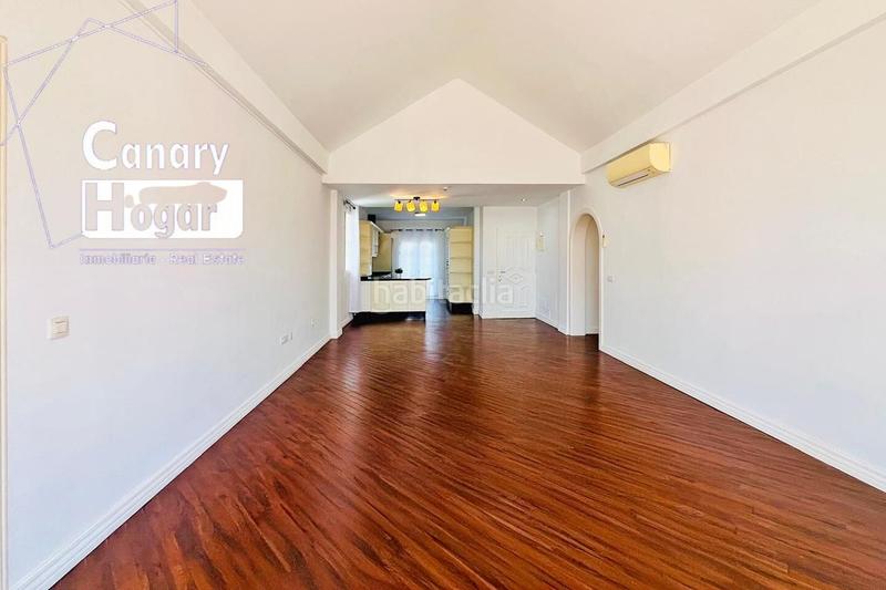 Foto fa9aecf3-a3da-4c8c-a56b-58391e6cf523. Àtic amb piscina a Playa de Fañabé Adeje