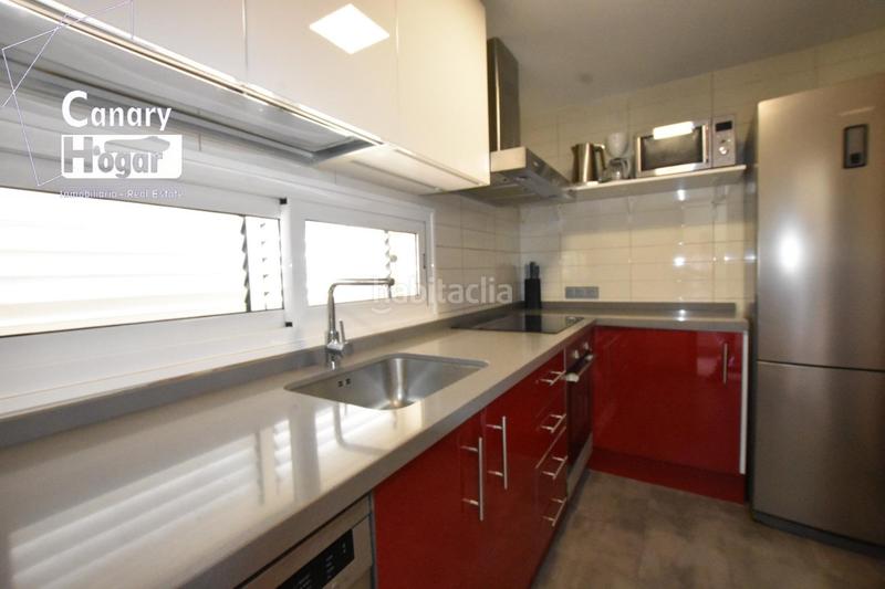 Foto 770308dc-c527-44cd-9c13-9dc55f8340d0. Casa a schiera con parcheggio piscina in Playa Fañabé Alto Adeje