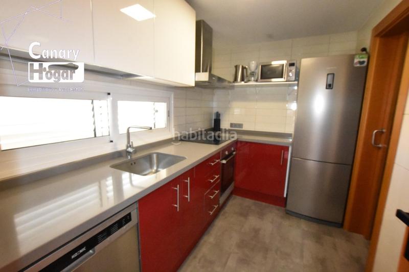 Foto d37c1eaf-2e96-49cd-85f7-4069d3857e2b. Casa a schiera con parcheggio piscina in Playa Fañabé Alto Adeje