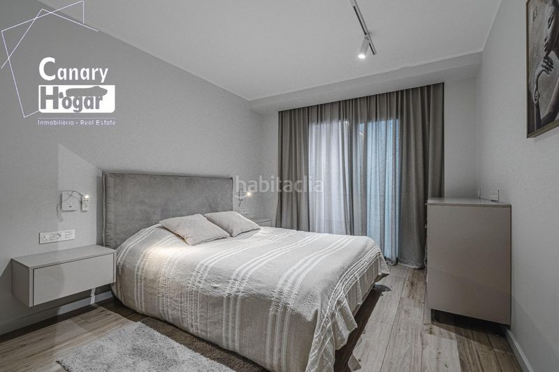 Foto 3b9a2c9b-7257-4128-89c1-04a9ec7aff67. Xalet amb aparcament piscina a San Eugenio Alto Adeje