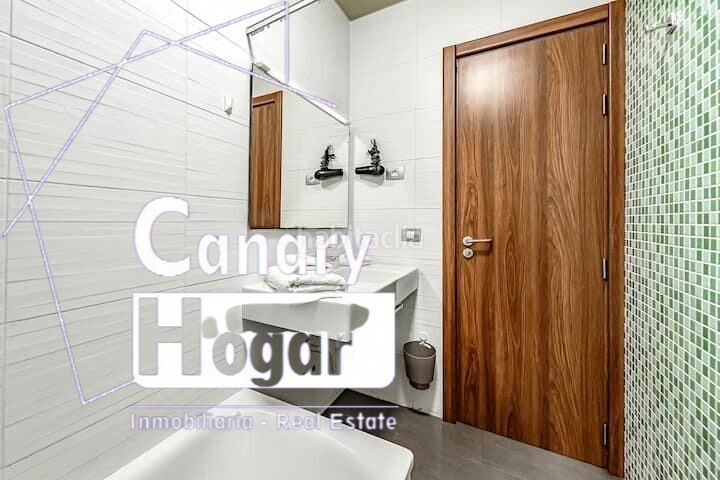 Foto f1a25f43-1b2e-4a3e-bd5e-b637d9d08258. Apartament amb piscina a Playa de las Américas Arona