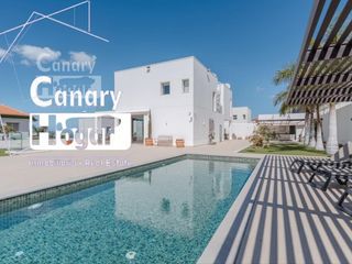 Maison  Calle melilla. Villa de lujo muy espaciosa de 5 dormitorios en venta en roque d