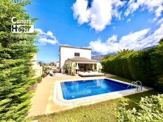 Chalet  Calle beirut. En venta lujosa villa en madroñal de fañabe costa adeje