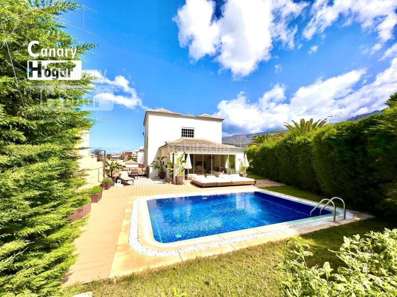 Foto dbc8b7fa-0d56-4007-a117-446da9194d15. Xalet amb aparcament piscina a Playa Fañabé Alto Adeje