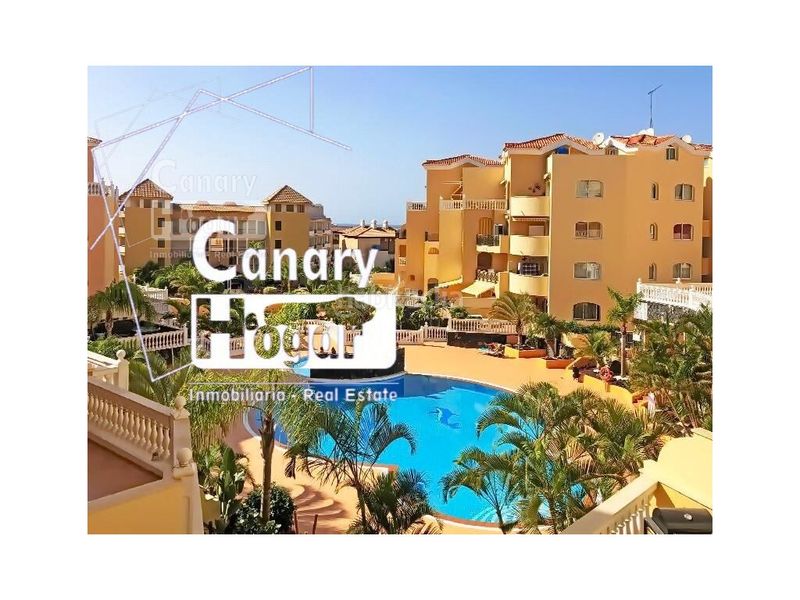 Foto dd395110-ede3-4c7d-9852-4ea6abfd2995. Àtic amb aparcament piscina a Los Cristianos Arona