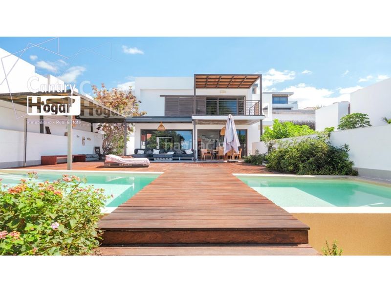 Foto 1c203f02-2cd2-47b5-b168-475d307bac37. Casa amb aparcament piscina a Playa Fañabé Alto Adeje