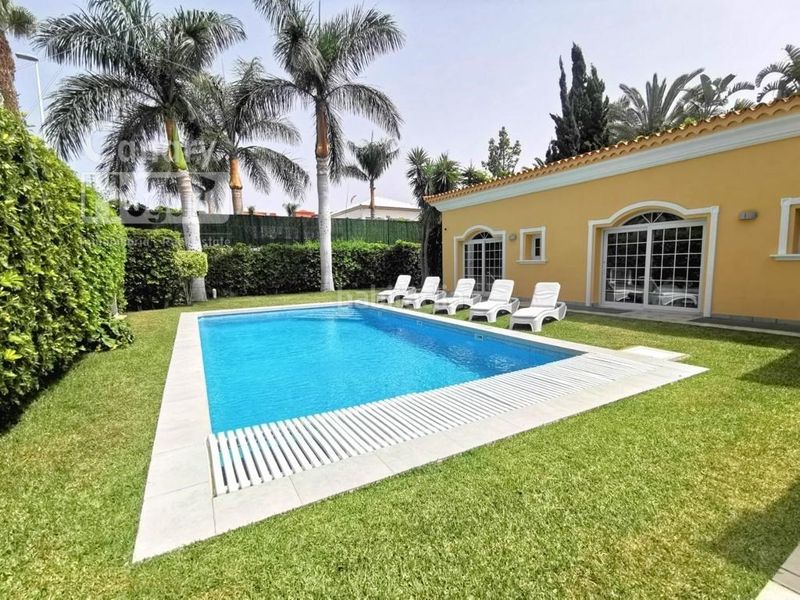 Foto 49c7f230-d7db-456d-a3f4-22f3bb3f4984. Casa amb calefacció aparcament piscina a Playa del Duque Adeje