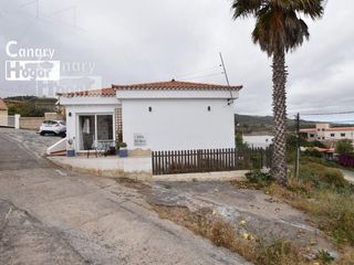 Casa in San Miguel. Casa de campo en el pueblo de el fronton
