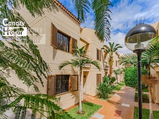 Casa  Playa de las americas. Villa de esquina en venta en el complejo compostela beach en pla