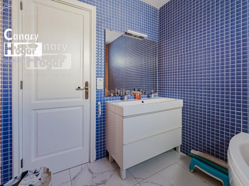 Foto 5b064b69-ea0b-4b21-8918-175f1f601096. Casa amb aparcament piscina a San Eugenio Alto Adeje