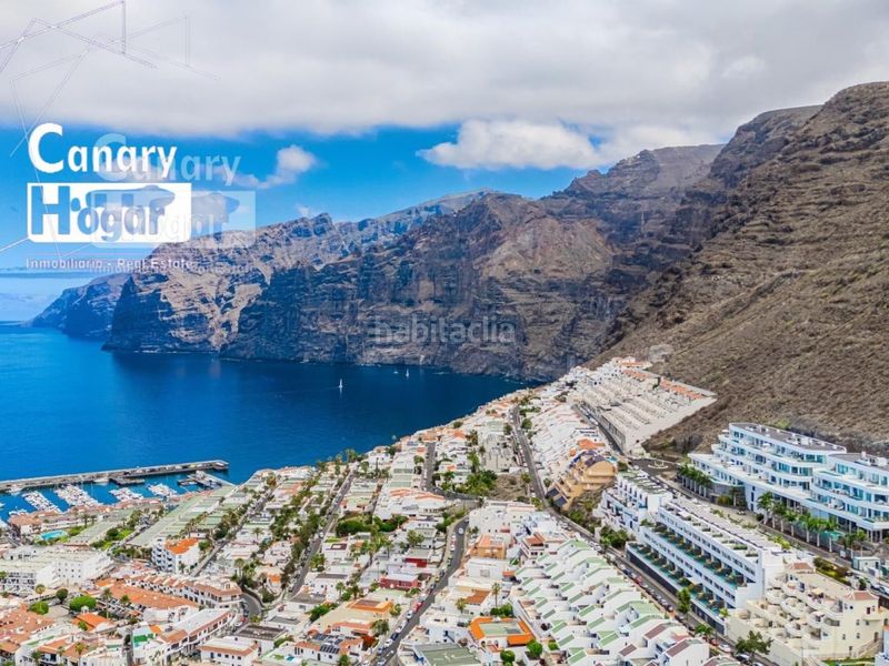 Foto ce043497-3bdf-424a-9e83-3e4917bf3e08. Àtic amb aparcament piscina a Acantilados de Los Gigantes Santiago del Teide