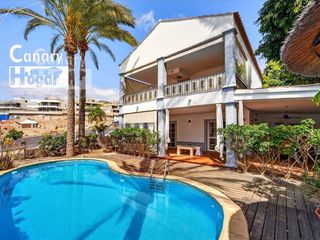 Casa  San francisco. Exclusiva villa independiente con vistas al mar en los cristiano