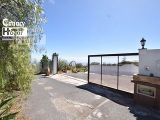 Casa a Los Blanquitos. Finca con casa con 5053 m2 de terreno con vistas al mar en venta
