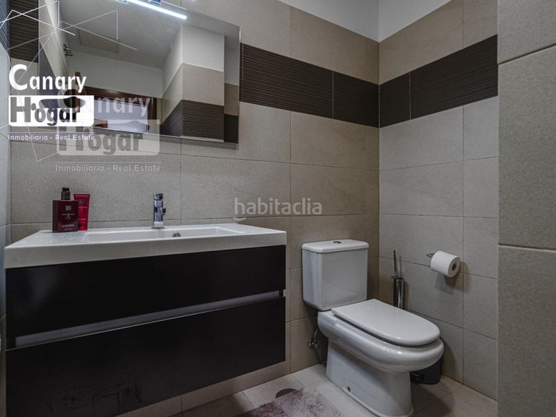 Foto f9e11f98-2b0b-46b5-b641-3b62e78e01e4. Casa amb aparcament piscina a San Eugenio Alto Adeje