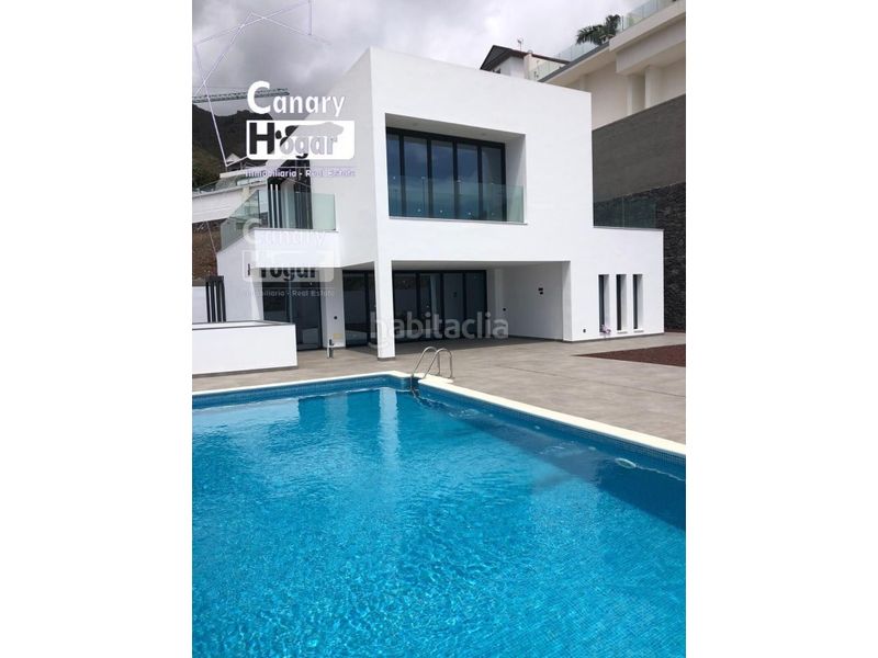 Foto b0b16e1b-3c0e-4186-b300-63a3b0df7e61. Casa amb aparcament piscina a Torviscas Centro y Alto Adeje