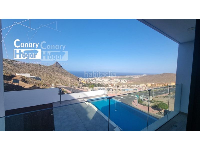 Foto b8f59199-126e-4dde-8404-3b661e8c75a7. Casa amb aparcament piscina a Torviscas Centro y Alto Adeje