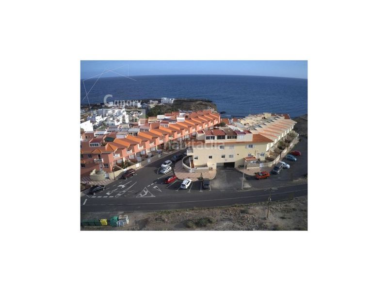 Foto da1c9e0d-e95b-4e56-92a3-aa09db28c561. Casa adossada amb aparcament a Arico