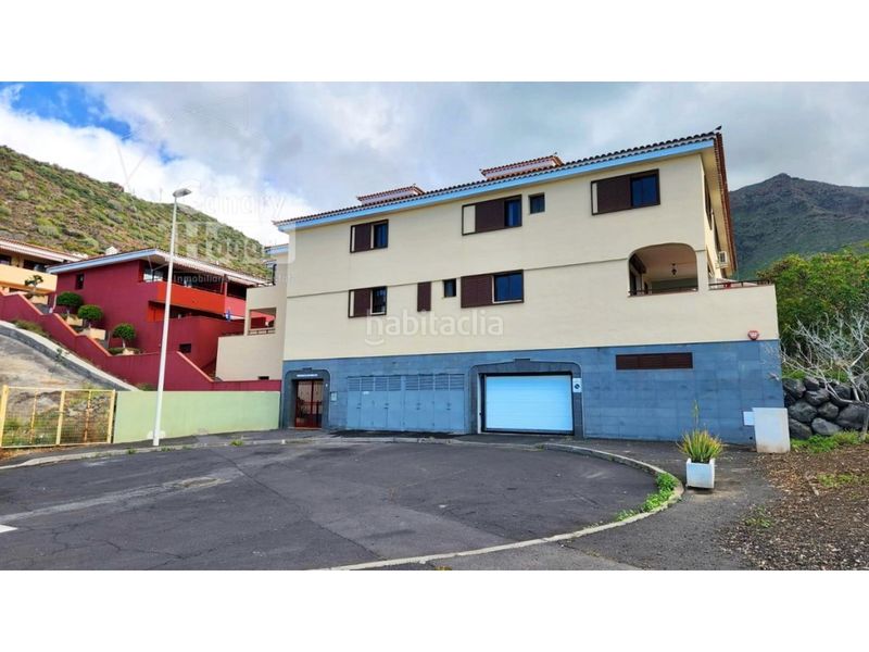 Foto ce381f4a-aec0-4060-92c3-e51c2c2aaa80. Casa adossada amb aparcament a Playa Fañabé Alto Adeje