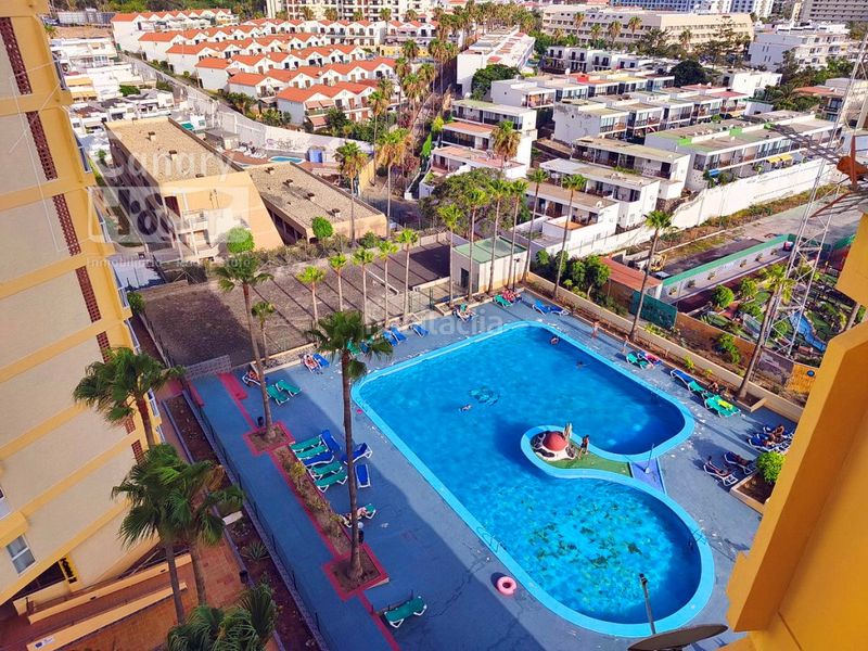 Foto 5c964c74-5a86-4584-84a5-e8587236b2a0. Apartament amb aparcament piscina a Playa de las Américas Arona