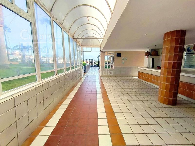 Foto df4bf810-69dc-4fc5-a7f6-96401a04c679. Apartament amb aparcament piscina a Playa de las Américas Arona