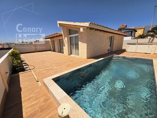 Maison  Calle alcalde antonio yanes mor. Villa de obra nueva en primera línea de mar 3 dorm., piscina pri