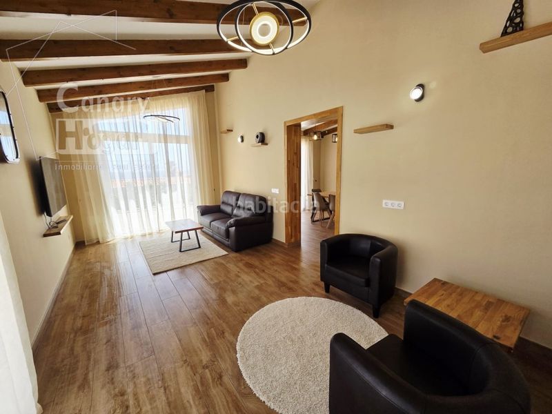 Foto c16a2f5c-3e68-4919-b729-20cbc558c8cc. Casa amb aparcament piscina a Arico