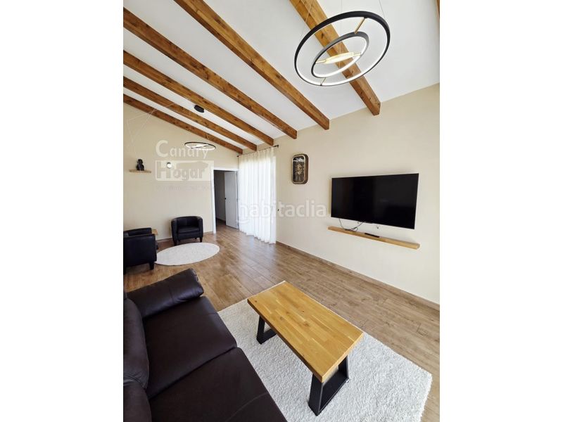 Foto f2acb466-71b6-4b94-a61f-2bb8f5f66191. Casa amb aparcament piscina a Arico
