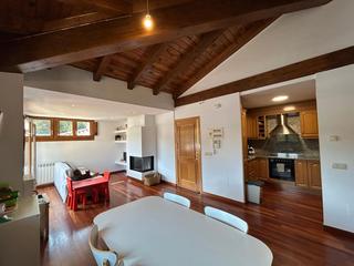 Pis a Carrer freixenet 44. Pis de 3 habitacions amb garatge i traster