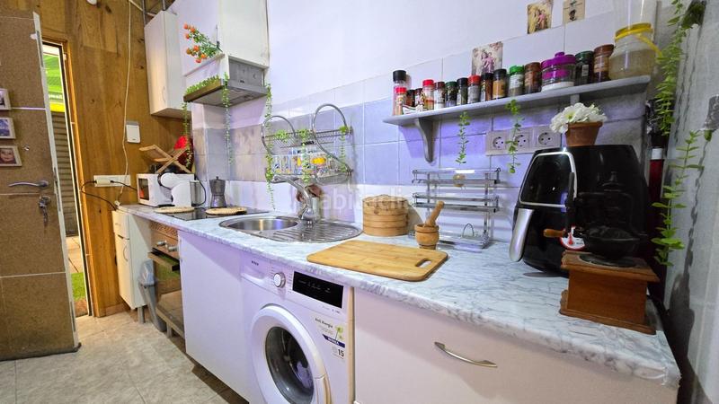Foto 4288790f-3e54-4afb-b946-05e985ce70c3. Estudio local acondicionado a vivienda en el centro en Torremolinos