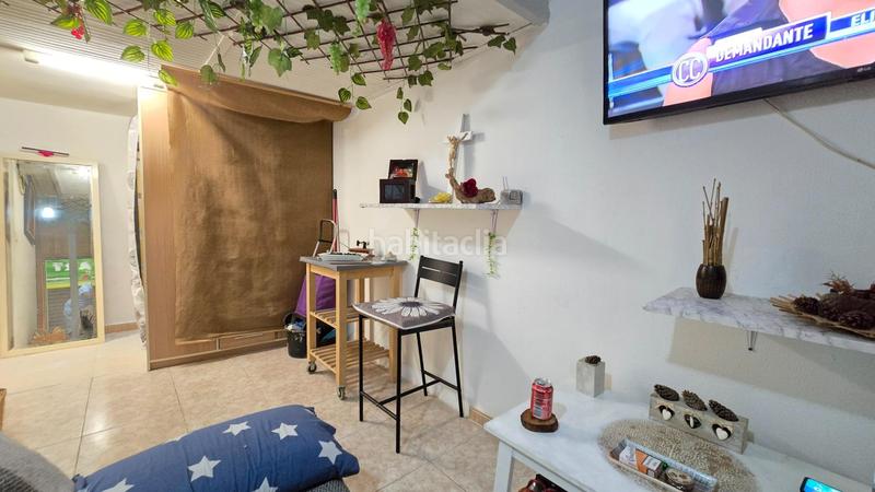 Foto aa86575b-b18f-4b3d-bb65-694421916442. Estudio local acondicionado a vivienda en el centro en Torremolinos