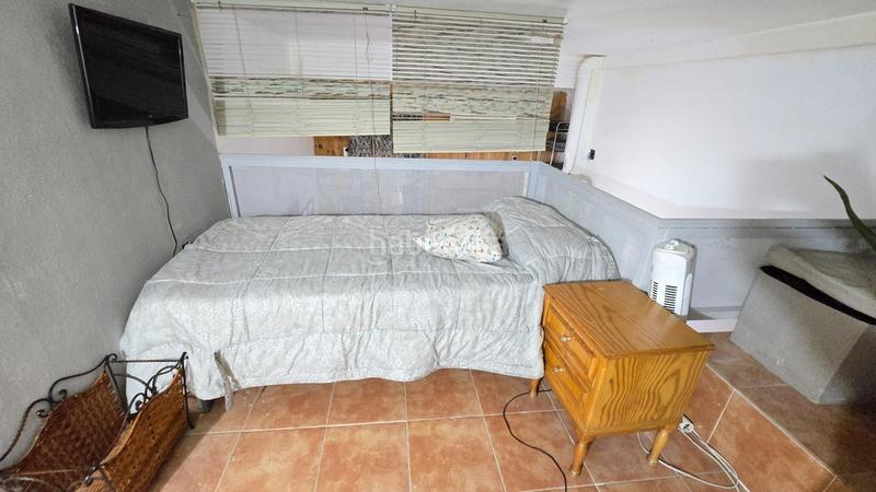 Foto c7c4652f-4321-4d4c-90eb-8e3e522dcc37. Estudio local acondicionado a vivienda en el centro en Torremolinos