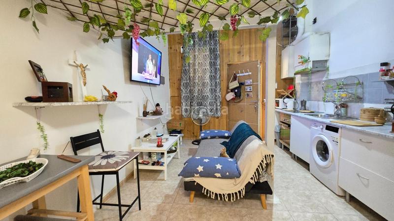 Foto f1cbc700-4de2-49e2-b807-295b3ef256f5. Estudio local acondicionado a vivienda en el centro en Torremolinos