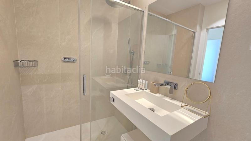 Foto a9082fc6-dafb-4ee6-98d7-c82bcb685f40. Pis a calle los portales 4 a Los Álamos Torremolinos