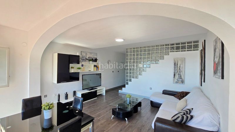 Foto 2403d1e1-f0c1-458e-9354-04e0f5d6d40c. Dúplex amb calefacció aparcament piscina a Montemar Torremolinos
