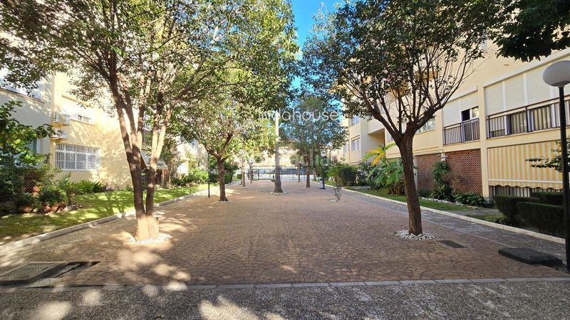 Foto fbbe2593-a765-4472-aad3-113b7beb253a. Dúplex amb aparcament piscina a Solymar Benalmádena