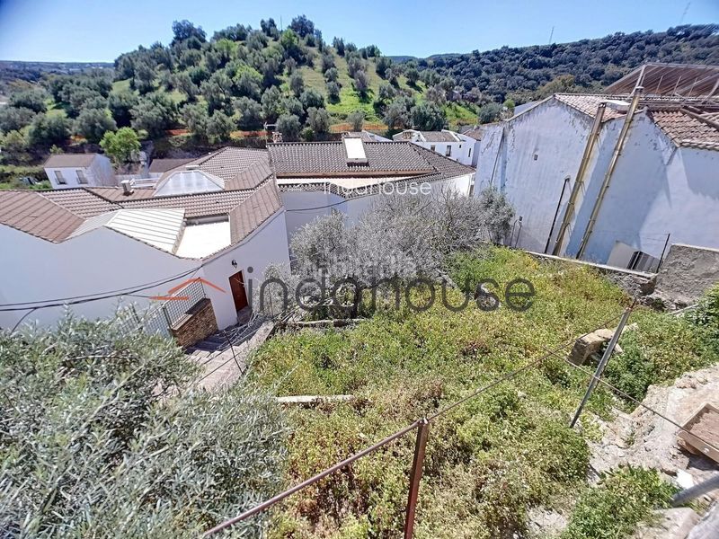 Foto a1fb47e6-c846-4339-a242-ef6315311105. Casa adossada amb aparcament a Setenil de las Bodegas