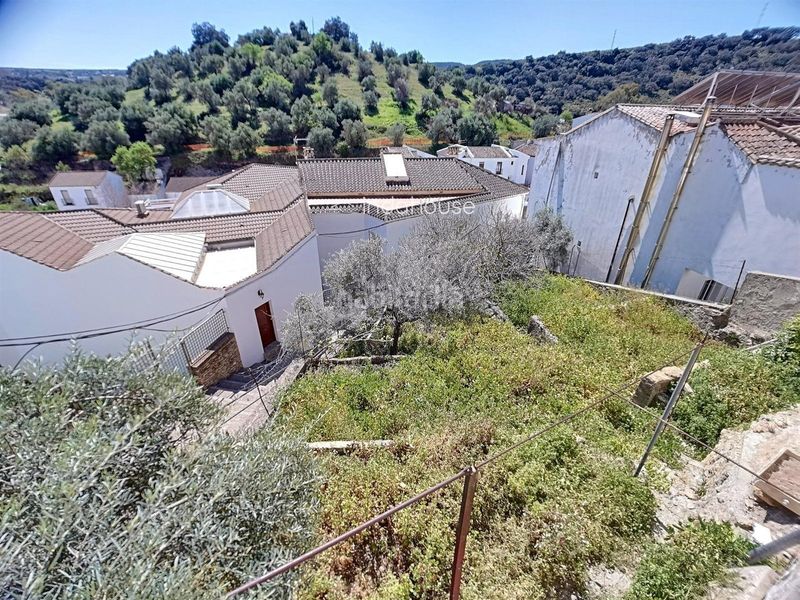 Foto bbc0e770-d537-4954-8690-a4cd75b69d76. Casa adossada amb aparcament a Setenil de las Bodegas