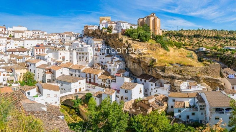 Foto bff5ef53-6533-4a2a-9462-a1a5afd5371a. Casa adossada amb aparcament a Setenil de las Bodegas