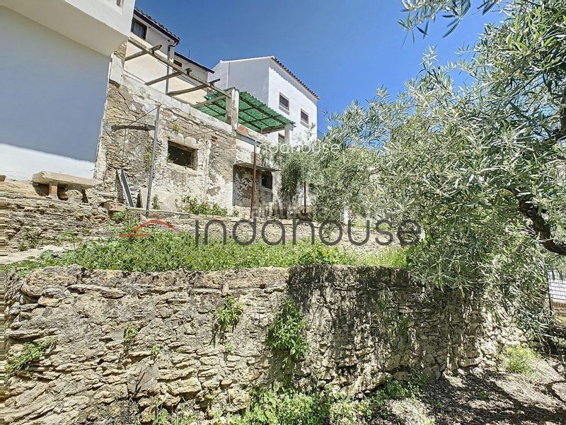 Foto f89798d9-2f12-487c-a8e3-92555631d665. Casa adossada amb aparcament a Setenil de las Bodegas