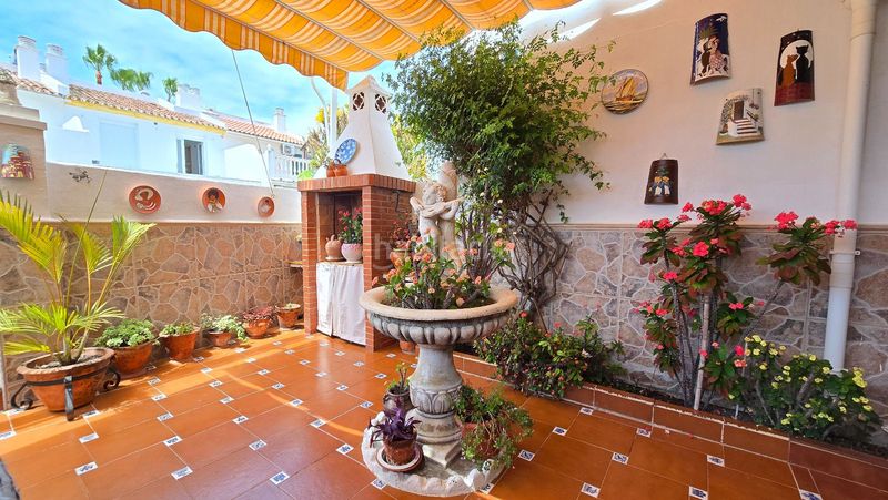 Foto e9977eeb-305e-4a2e-9e1e-8a758d4dc1f8. Casa adossada amb calefacció aparcament piscina a Málaga