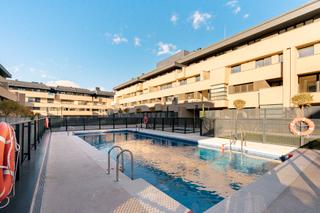 Dúplex a Calle pozo escalo 1. Vivienda de obra nueva en colmenar viejo, madrid