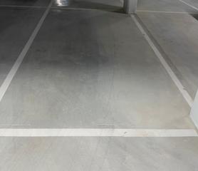 Aparcament cotxe a Avenida josé rodríguez de la borbolla camoyán 7. Plaza de garaje en el centro de entrenúcleos