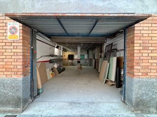 Location Local commercial  Carrer de tarragona. Lloguer de local magatzem al centre de vilanova del camí