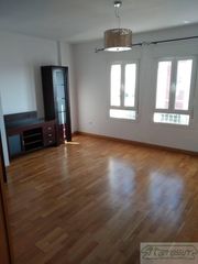 Appartamento in Cobreros Viejo. San fernandopiso