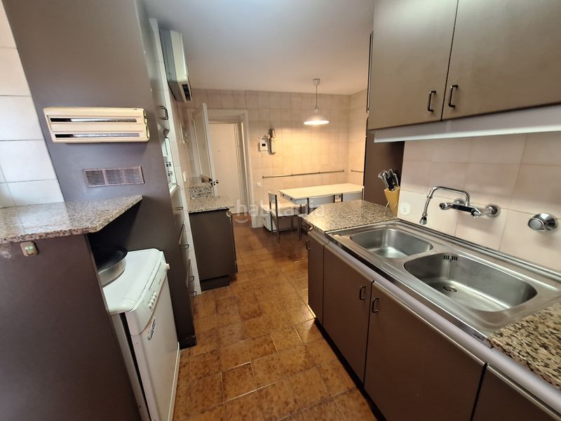 Foto 7d56e437-70a8-4418-bf4e-79eab6ee18d0. Pis amb xemeneia calefacció aparcament a Sant Gervasi - Bonanova Barcelona